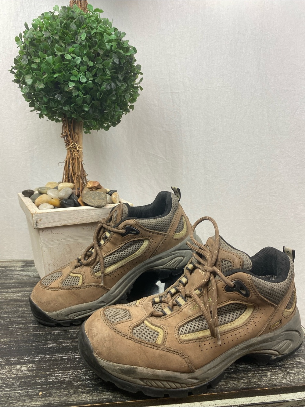 Vasque Women’s Brown Lace Up Athletic Sport Hiking Shoe 7459 8.5